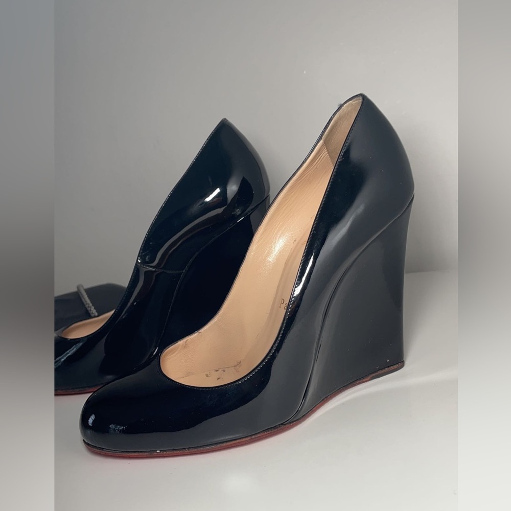 Christian Louboutin Nude Patent Ron Ron Zeppa Wedge Pumps - 37.5